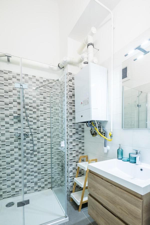 Double Blue Apartment In Budapest Downtown מראה חיצוני תמונה